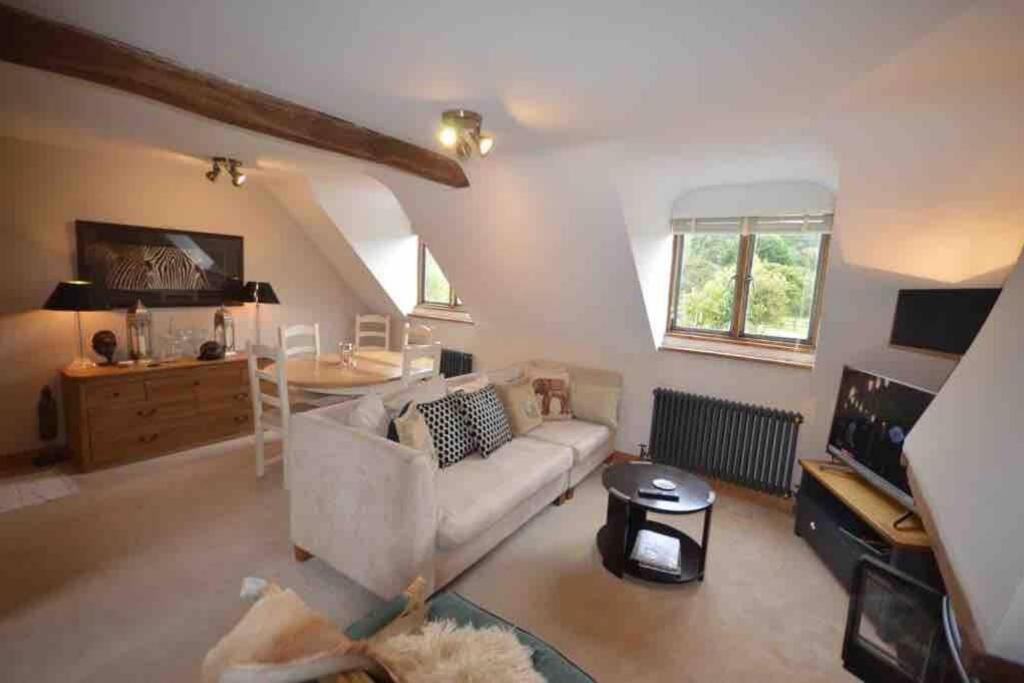 Ferienwohnung The Old Manor Coach House Cirencester Exterior foto