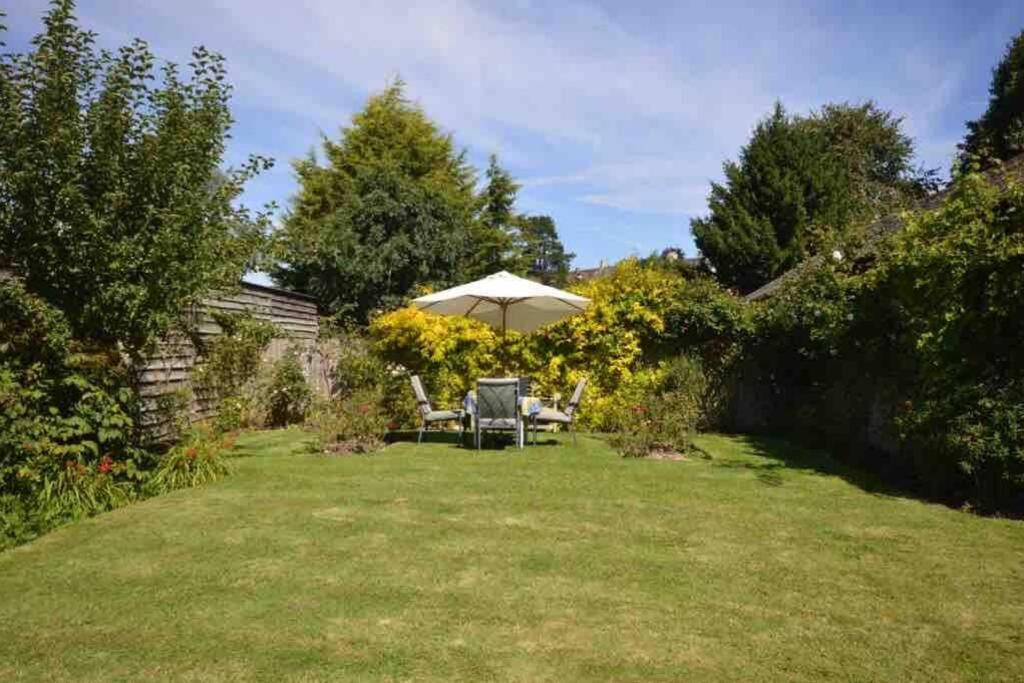 Ferienwohnung The Old Manor Coach House Cirencester Exterior foto
