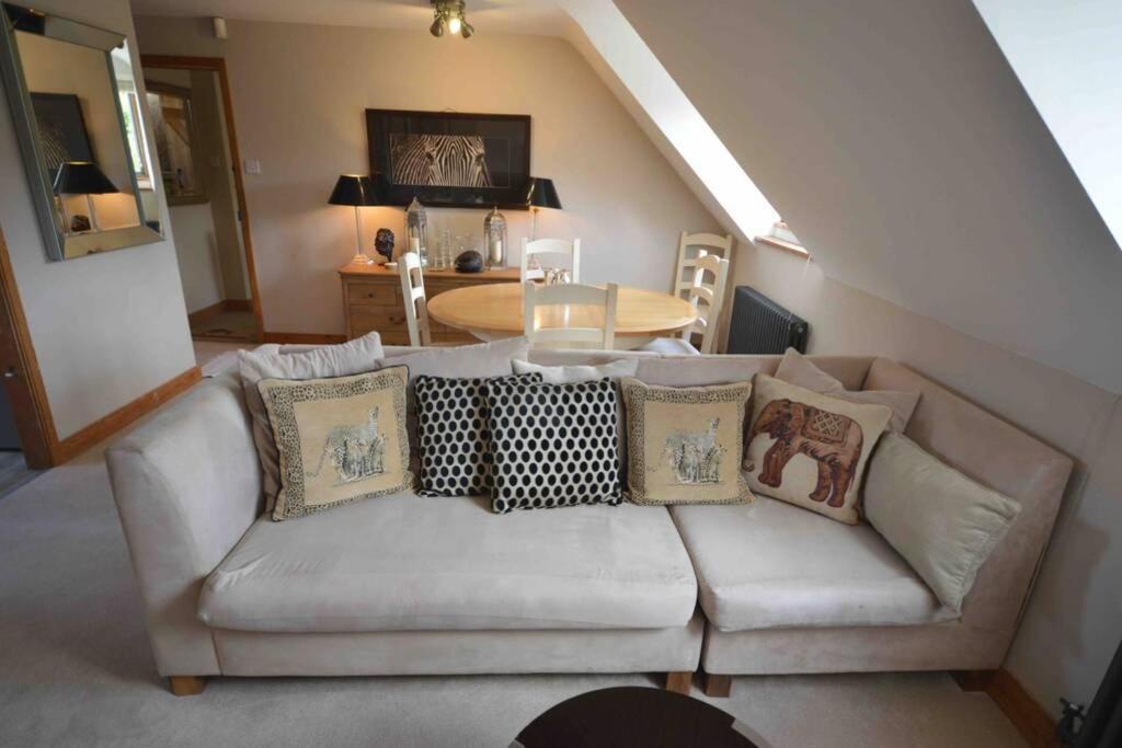 Ferienwohnung The Old Manor Coach House Cirencester Exterior foto