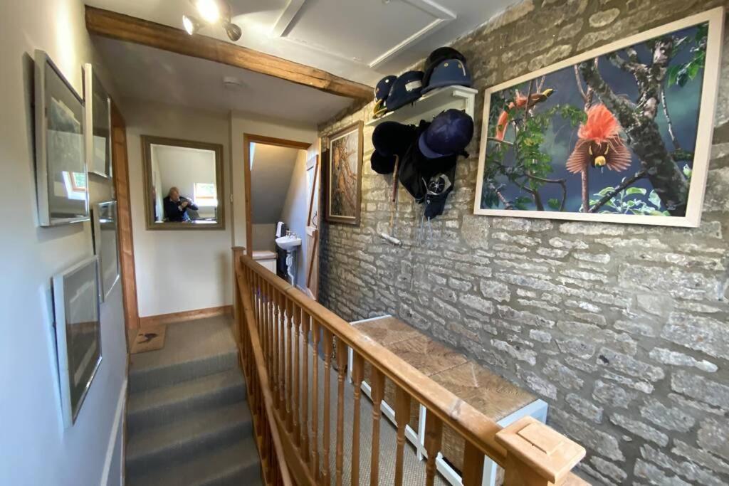 Ferienwohnung The Old Manor Coach House Cirencester Exterior foto